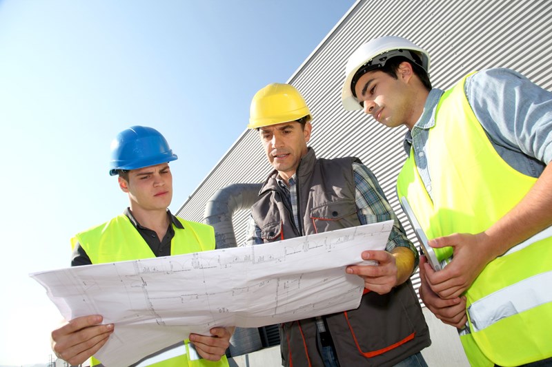 Can a builder charge 5% VAT for their services?