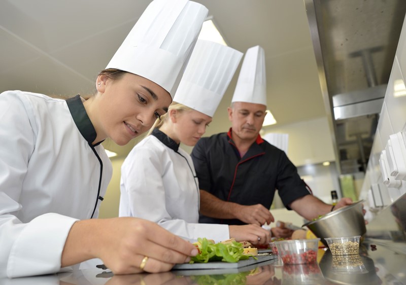 Handling food? Wash, those hands