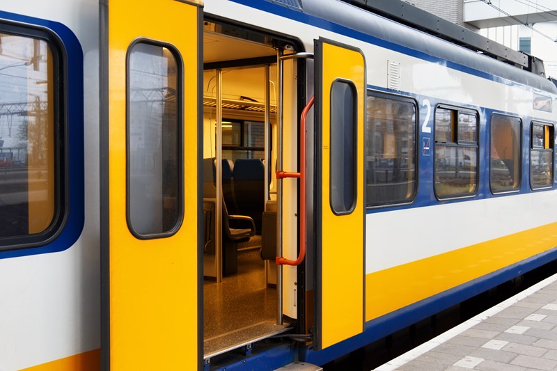 Paying or refunding transport costs